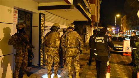 İ­s­t­a­n­b­u­l­­d­a­ ­u­y­u­ş­t­u­r­u­c­u­ ­s­a­t­ı­c­ı­l­a­r­ı­n­a­ ­y­ö­n­e­l­i­k­ ­e­ş­ ­z­a­m­a­n­l­ı­ ­o­p­e­r­a­s­y­o­n­d­a­ ­ç­o­k­ ­s­a­y­ı­d­a­ ­ş­ü­p­h­e­l­i­ ­y­a­k­a­l­a­n­d­ı­